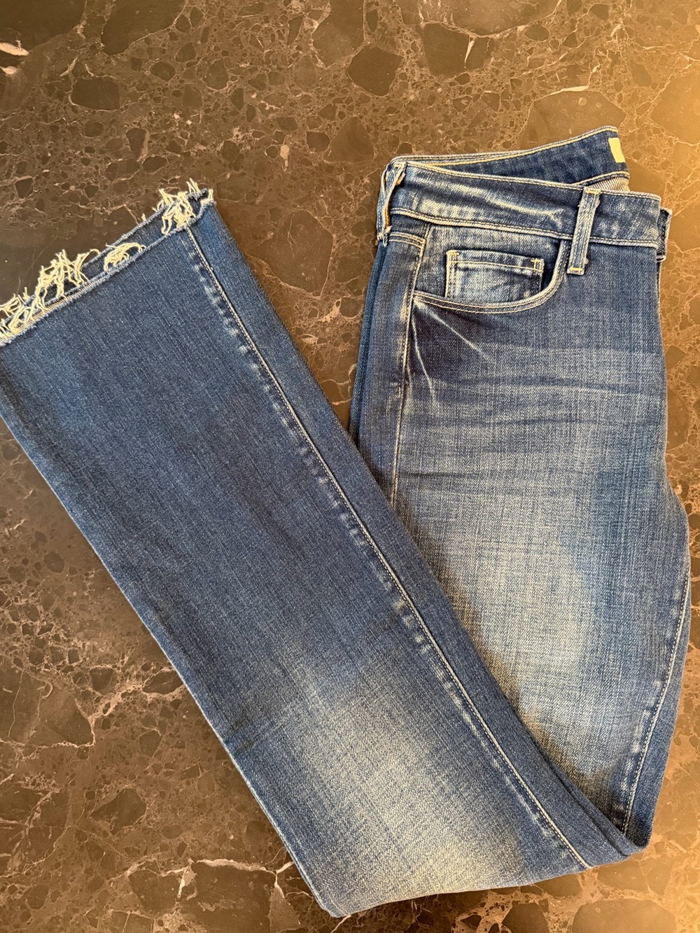 LIKE NEW L’AGENCE Sneeki Low Rise Straight Leg Jean